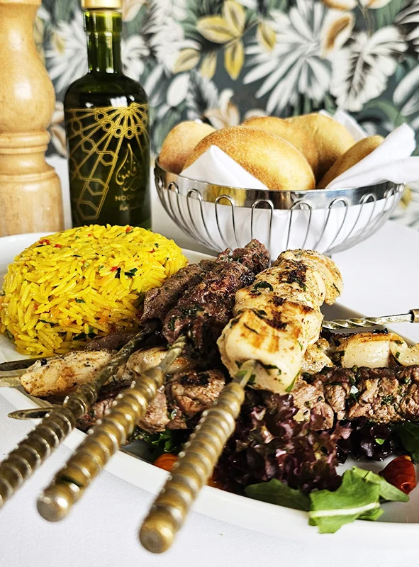 أسياخ في L'Amandier