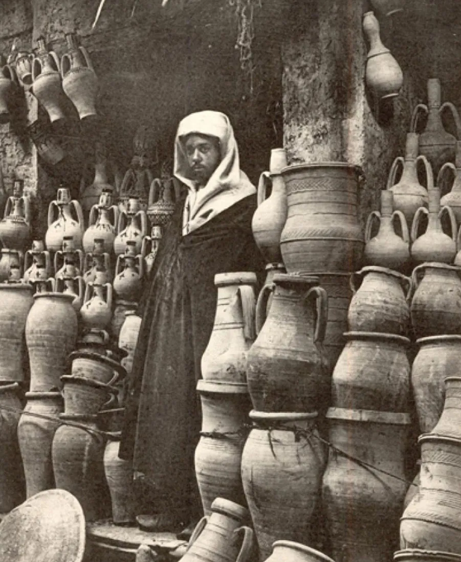 Pottery merchant in Fez, 1915 — Royal Archives