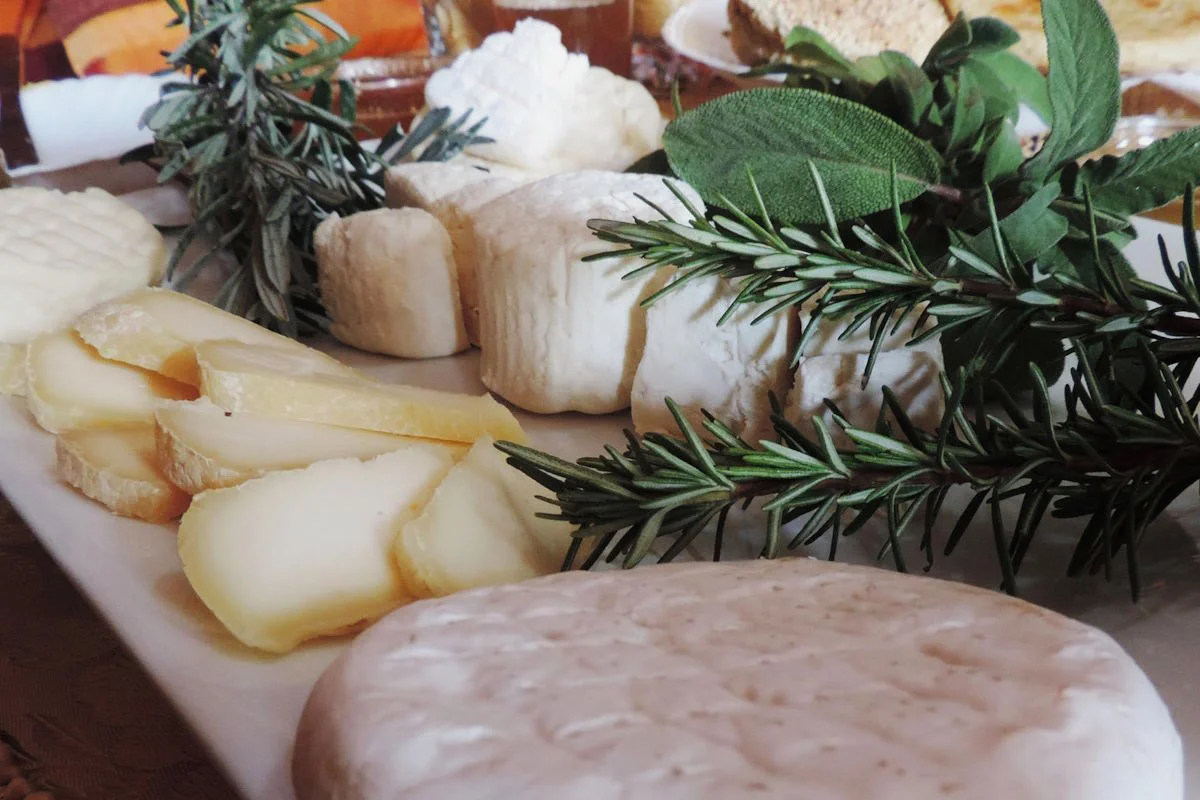 Goat’s cheeses from Domaine de la Pommeraie