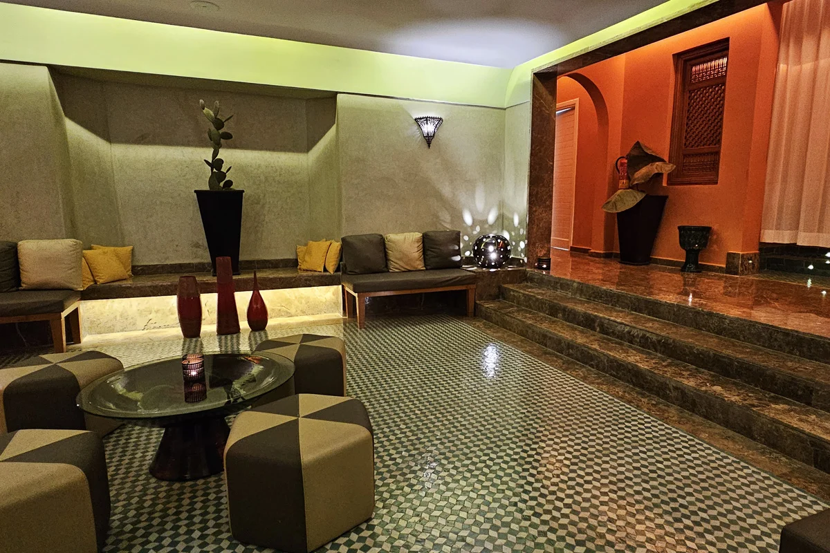 أجواء ومحيط