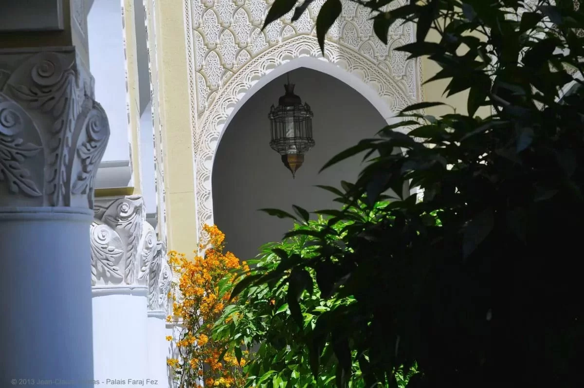 ترميم داخلي لقصر فراج