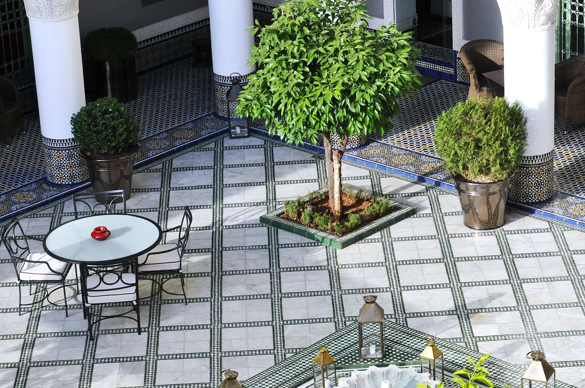 Schattige Sitzgelegenheiten im Patio